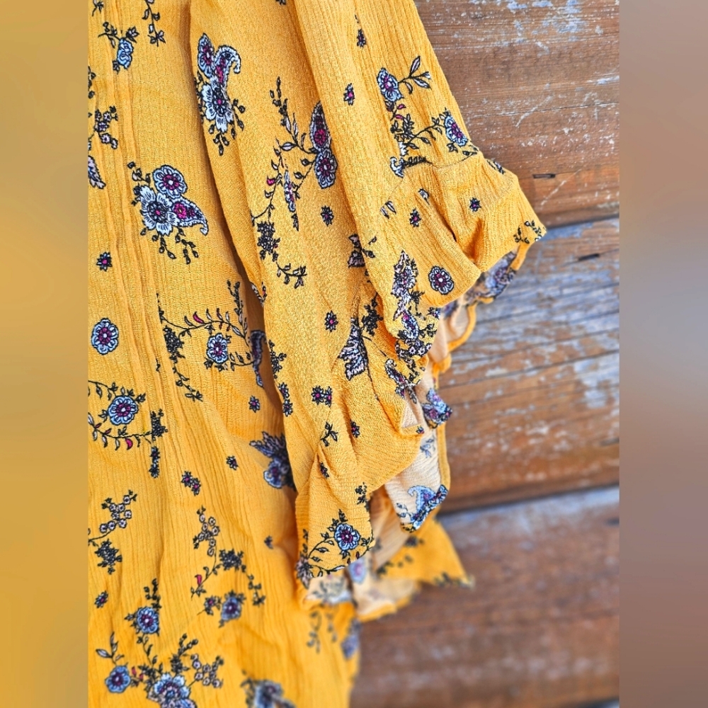 Lauren Conrad Mustard Yellow Floral Crinkle Flutter Ruffle Bell Sleeve Top Tie - Picture 7 of 10